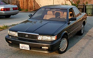 Lexus ES250.